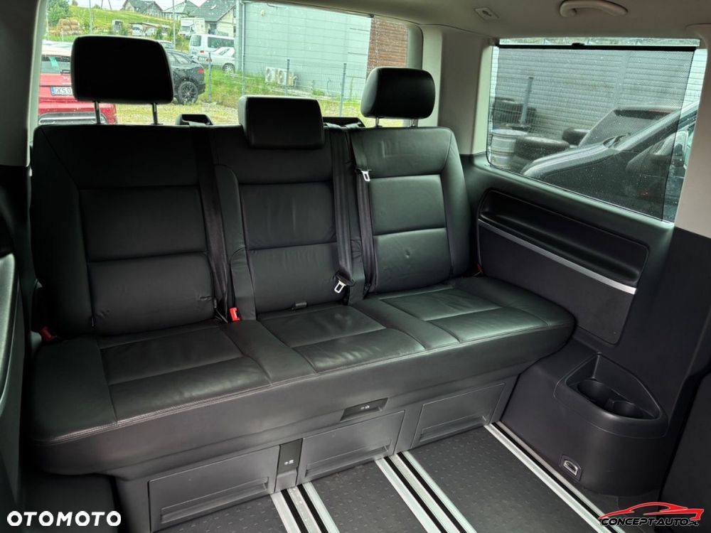 Volkswagen Multivan - 21