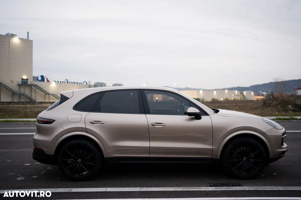 Porsche Cayenne S - 4