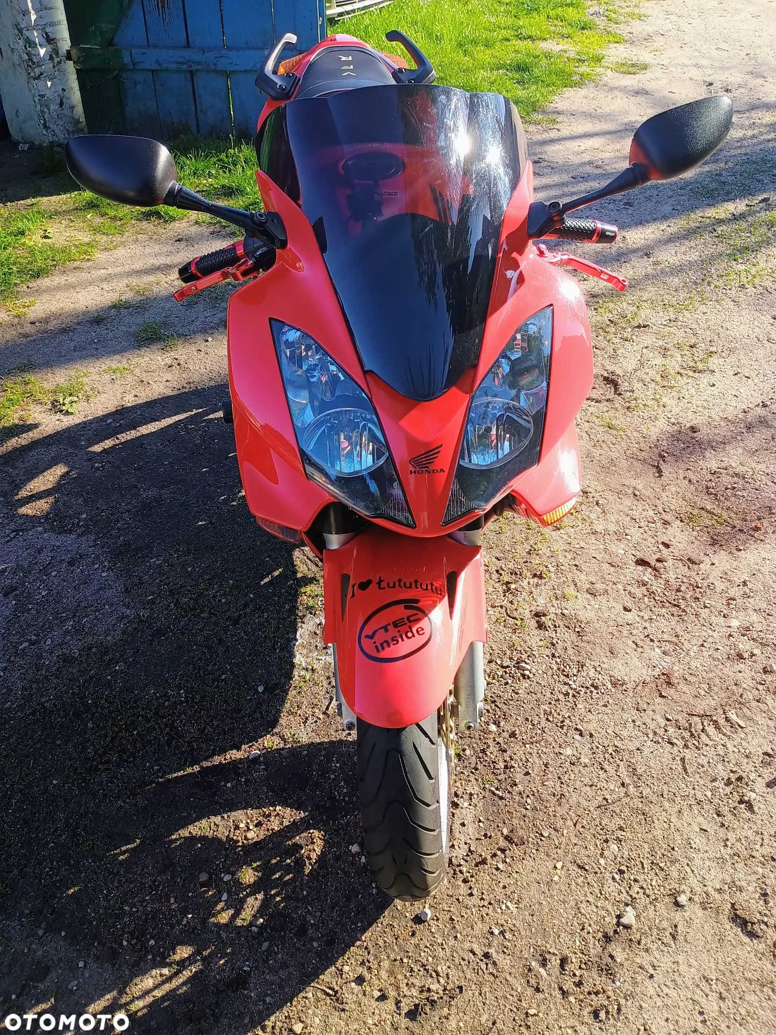 Honda VFR - 12