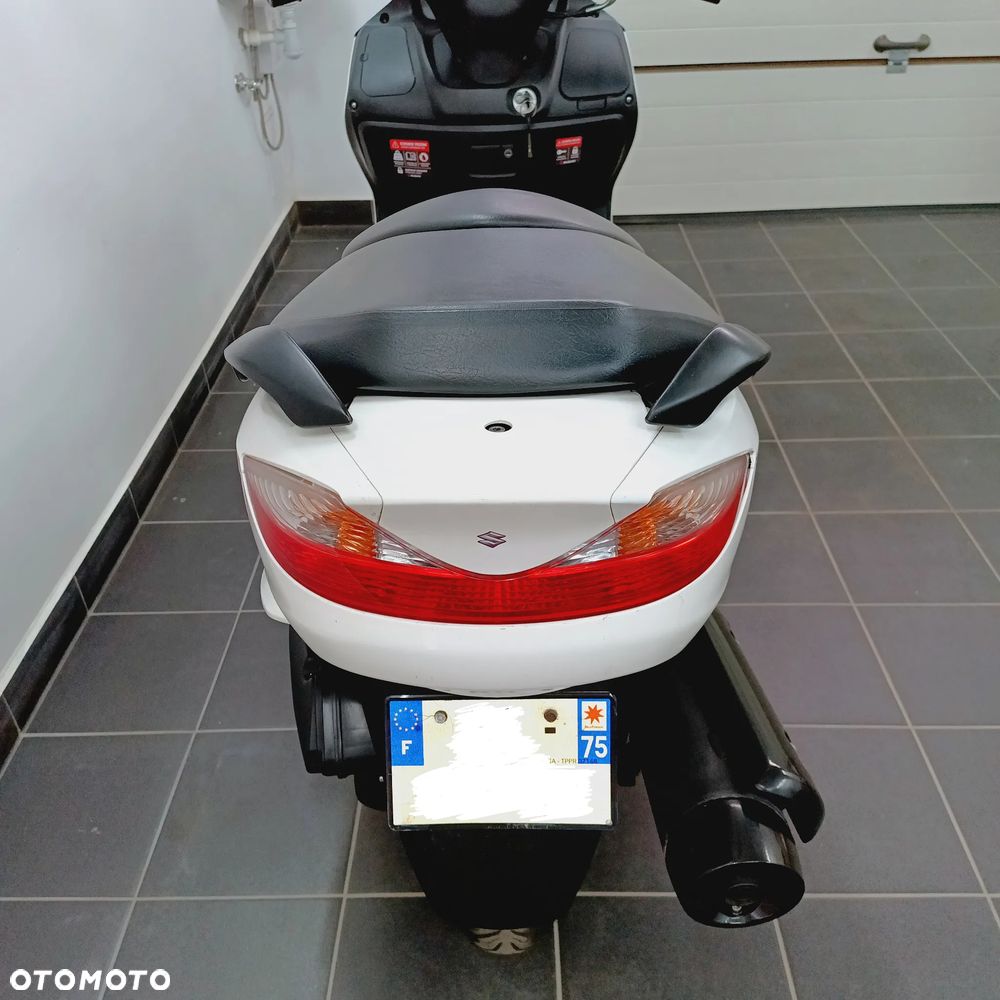 Suzuki Burgman - 18