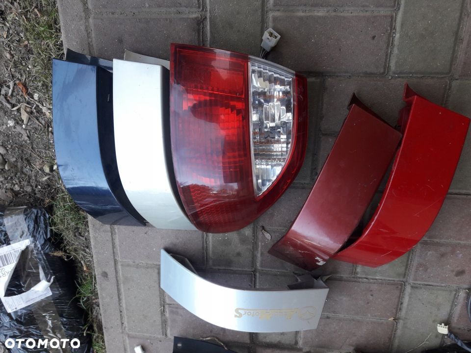 Mazda 626 HB Listwa pod Lampe tylna tył Prawa Lewa - 3