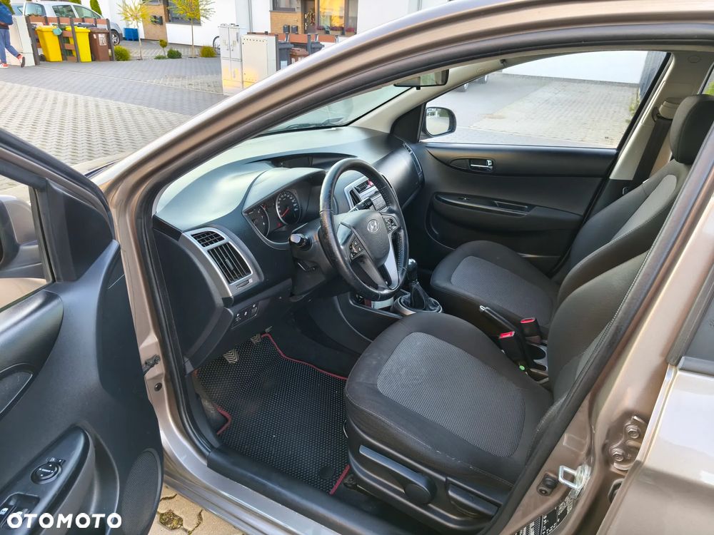 Hyundai i20 1.25 Wersja Jubileuszowa - 15