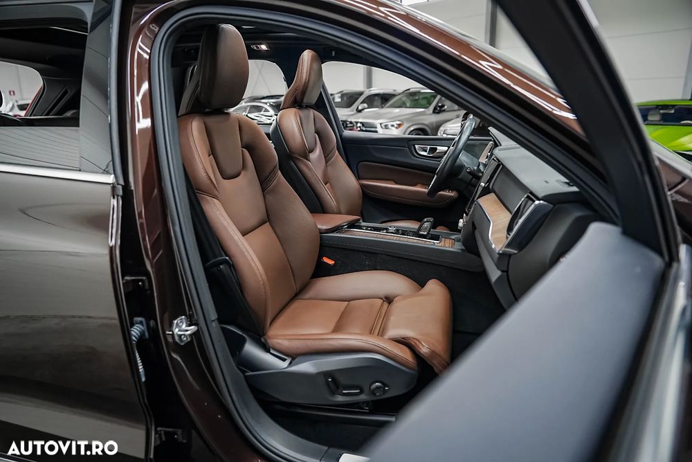 Volvo XC 60 Recharge T8 Twin Engine eAWD Inscription - 29