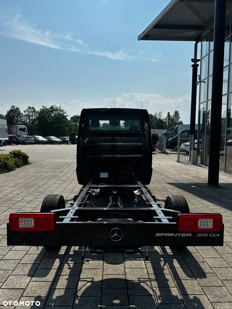 Mercedes-Benz Sprinter - 8