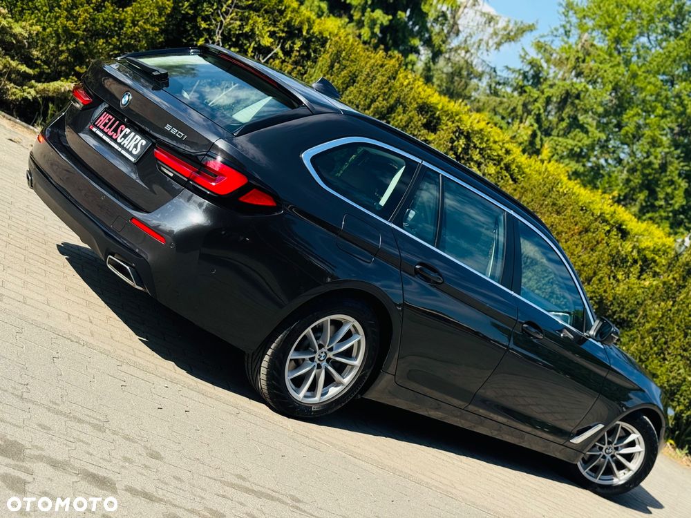 BMW Seria 5 520i Sport Line - 10