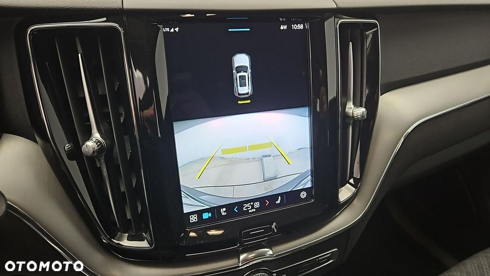 Volvo XC 60 B4 D AWD Core - 22