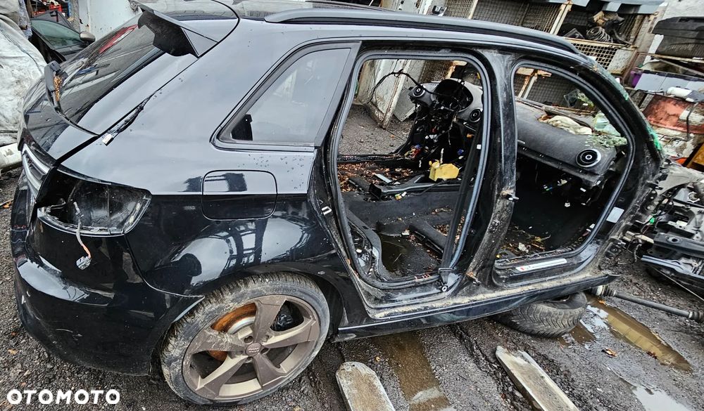 Karoseria goła uszkodzona dokumenty Audi RS3 2.5 - 2