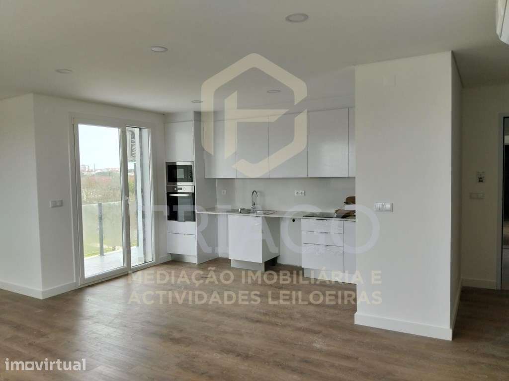 Fantástico Apartamento T2 com Varanda - Grande imagem: 4/14