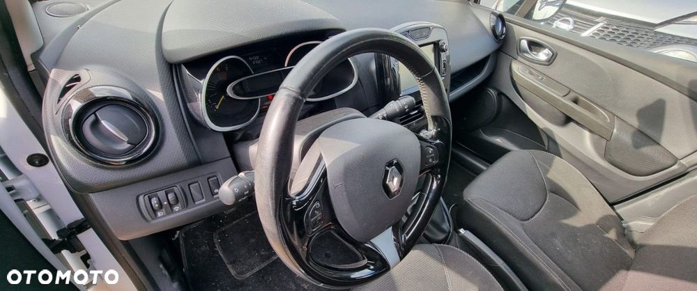 Renault Clio - 10