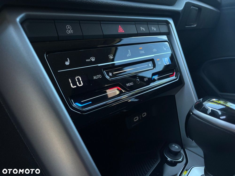 Volkswagen T-Roc 1.5 TSI Life Plus DSG - 23