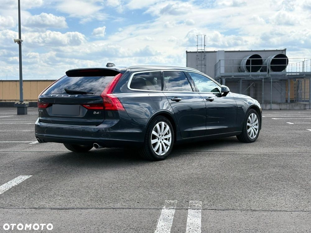 Volvo V90 D4 AWD Geartronic Momentum Pro - 5