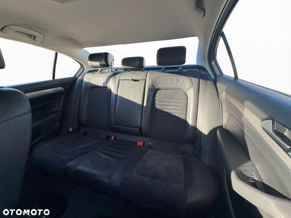 Volkswagen Passat 1.8 TSI BMT Highline DSG - 28