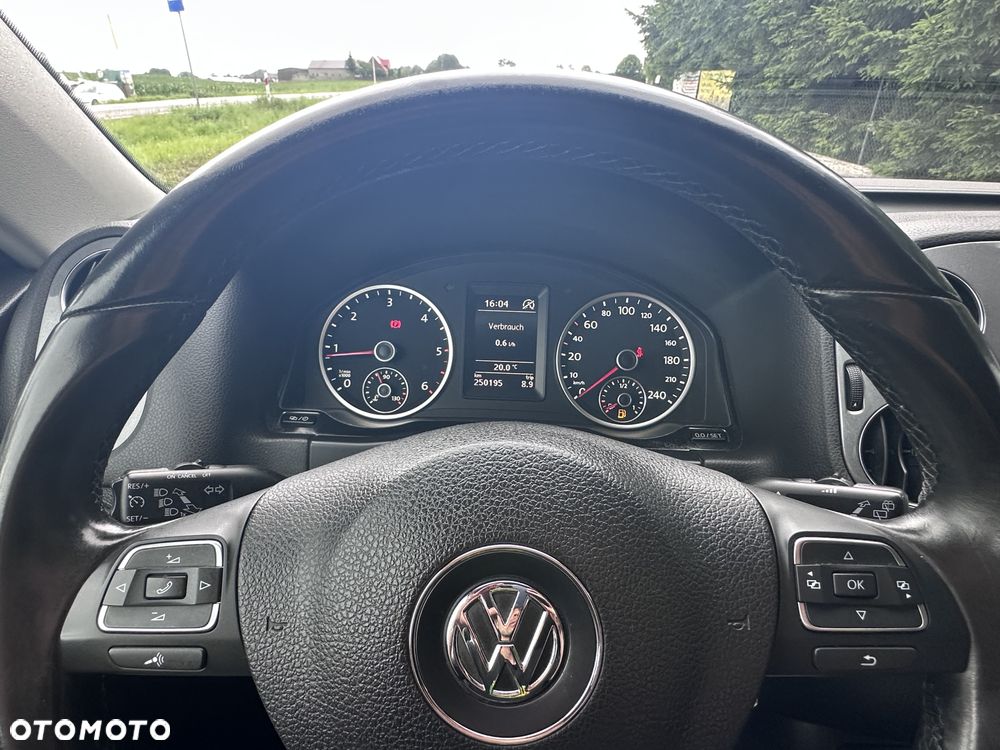 Volkswagen Tiguan 2.0 TDI DPF BlueMotion Technology Sport & Style - 23