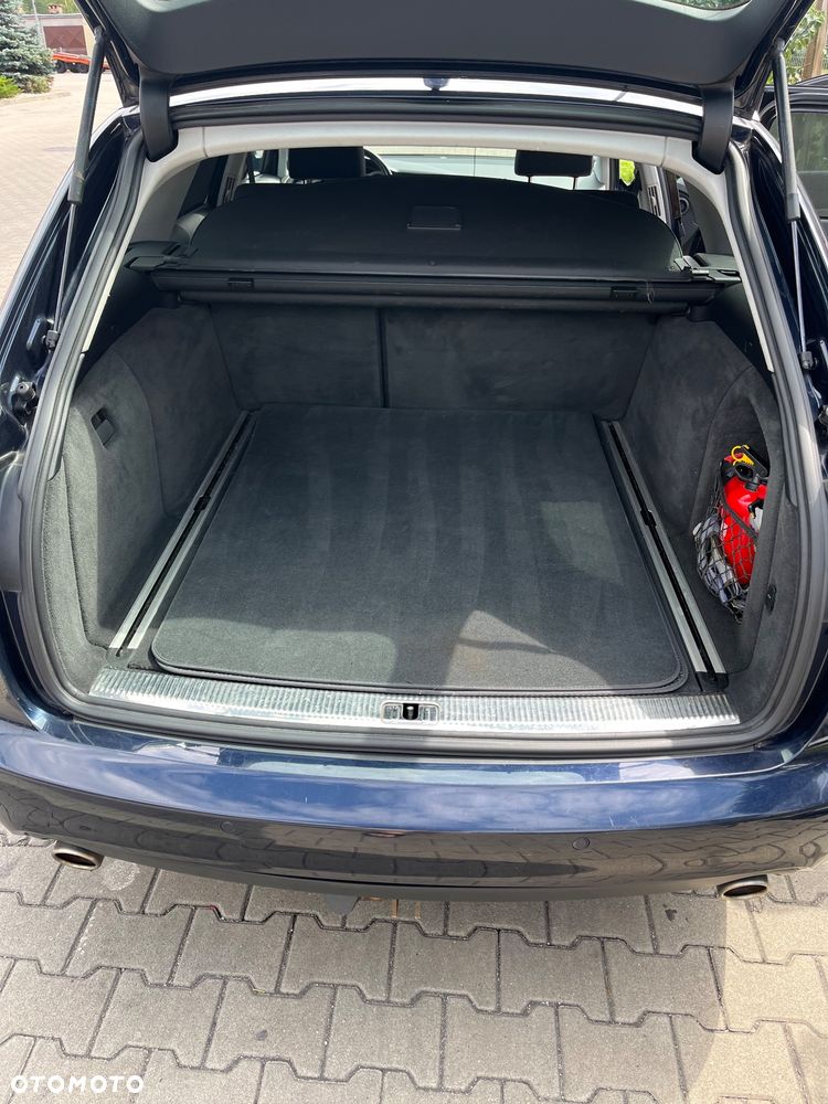 Audi A6 Avant 2.4 - 8
