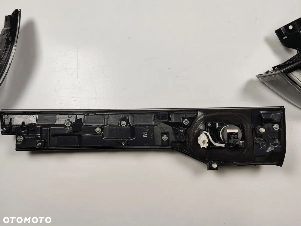 HONDA HR-V od 2021r Lampa Tylna Biała Komplet - 9