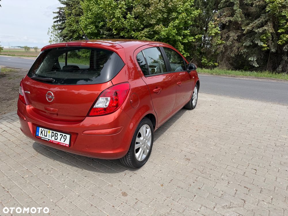 Opel Corsa 1.2 16V Enjoy - 8