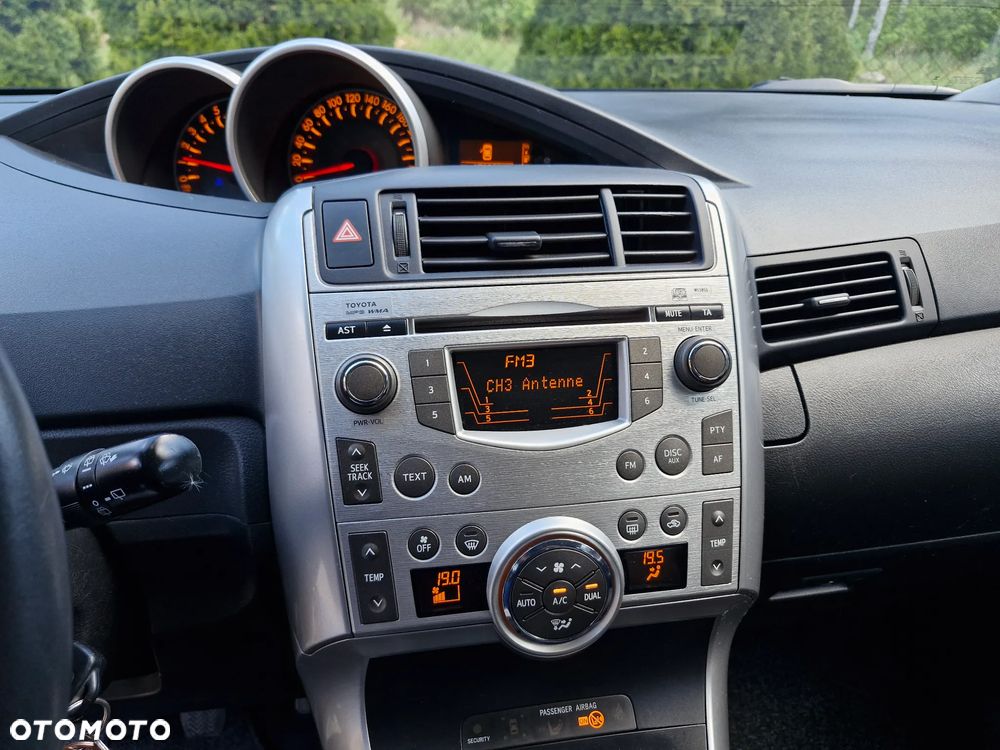 Toyota Verso 1.8 Sol EU5 - 16