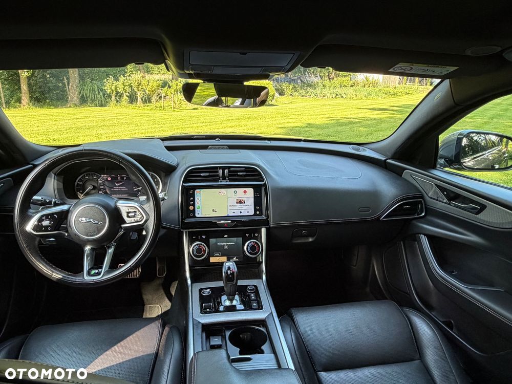 Jaguar XE P250 R-Dynamic S - 20