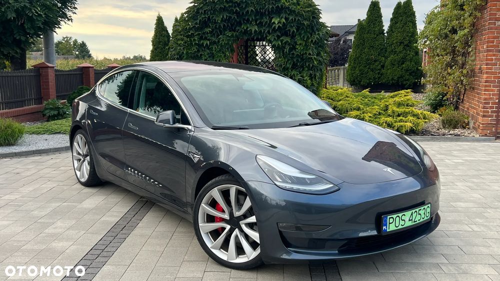 Tesla Model 3 Langstreckenbatterie Allradantrieb Dual Motor Performance - 2