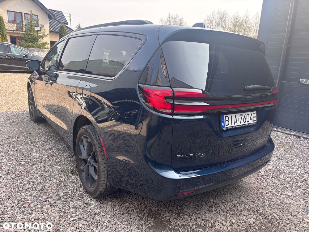 Chrysler Pacifica - 3