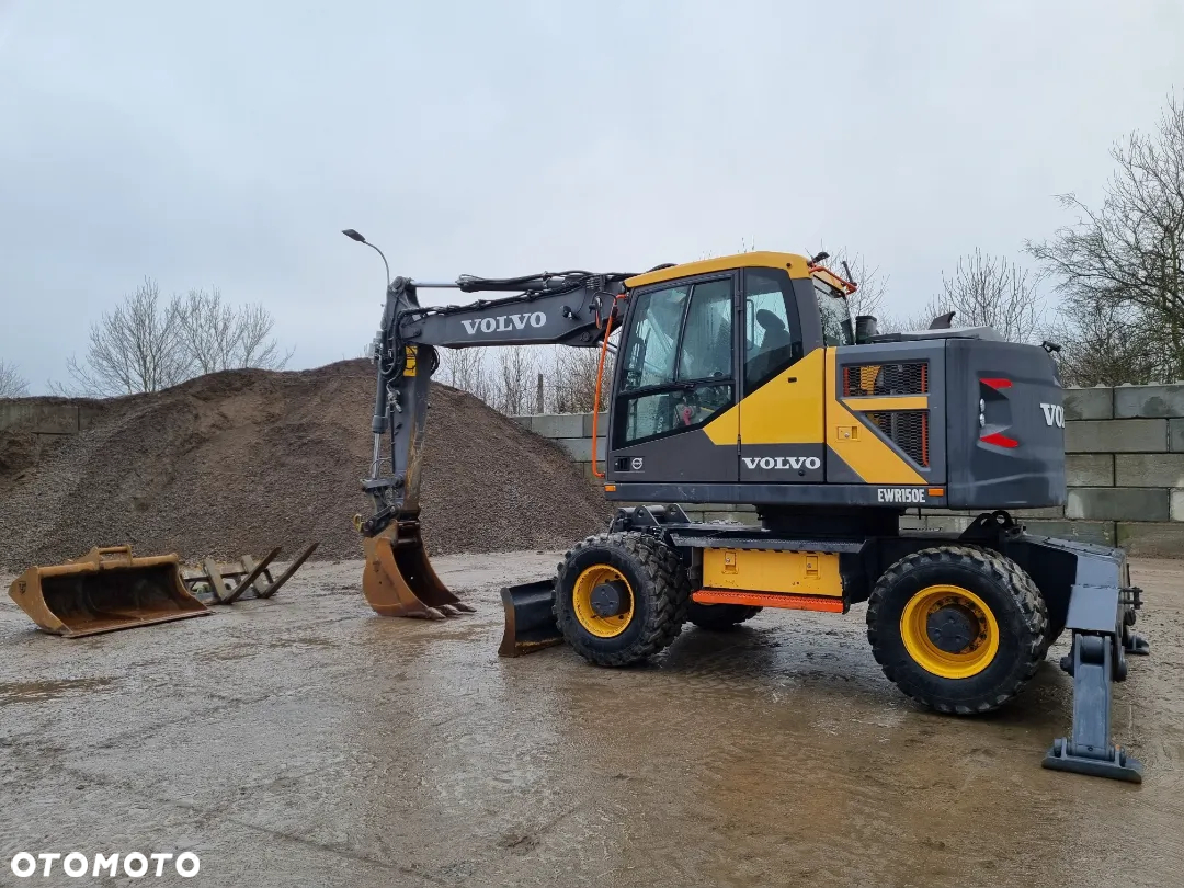 Volvo EWR 150E compact koparka kołowa - 8