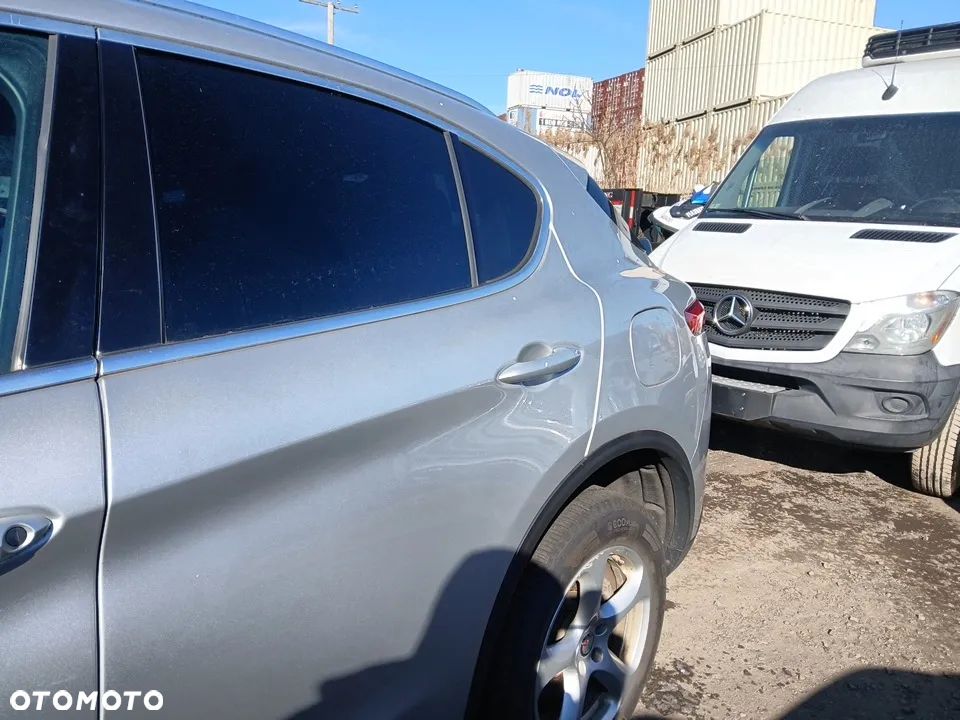 Alfa Romeo Stelvio - 9