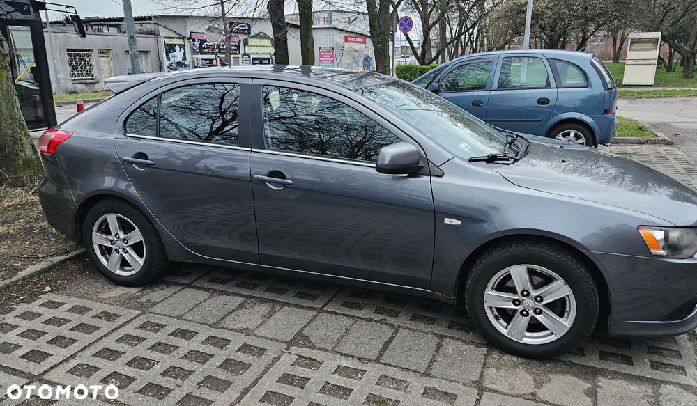 Mitsubishi Lancer 1.8 Inform - 1