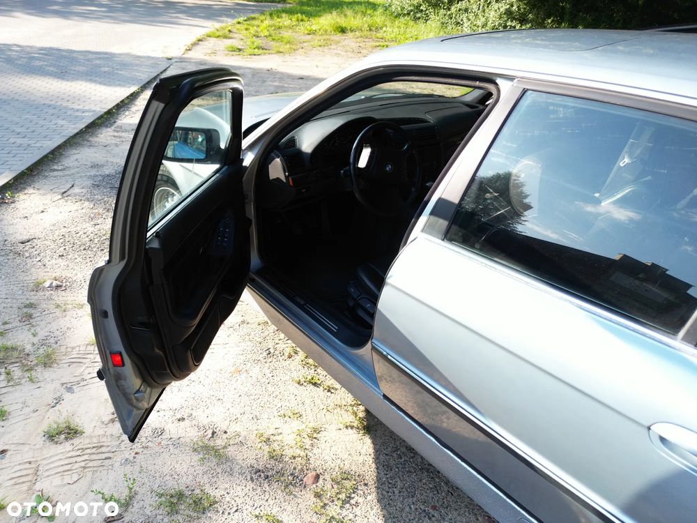 BMW Seria 7 730i V8 - 10