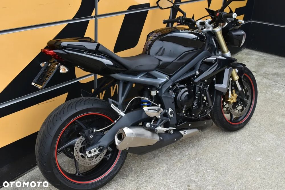 Triumph Street Triple - 4
