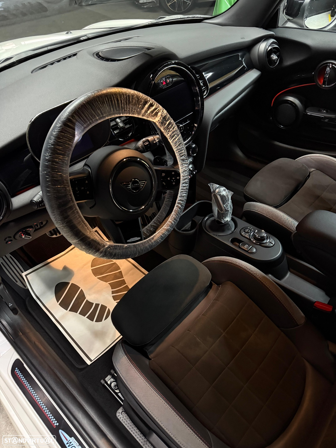 MINI 3 Portas John Cooper Works Plus Auto Desportiva - 4