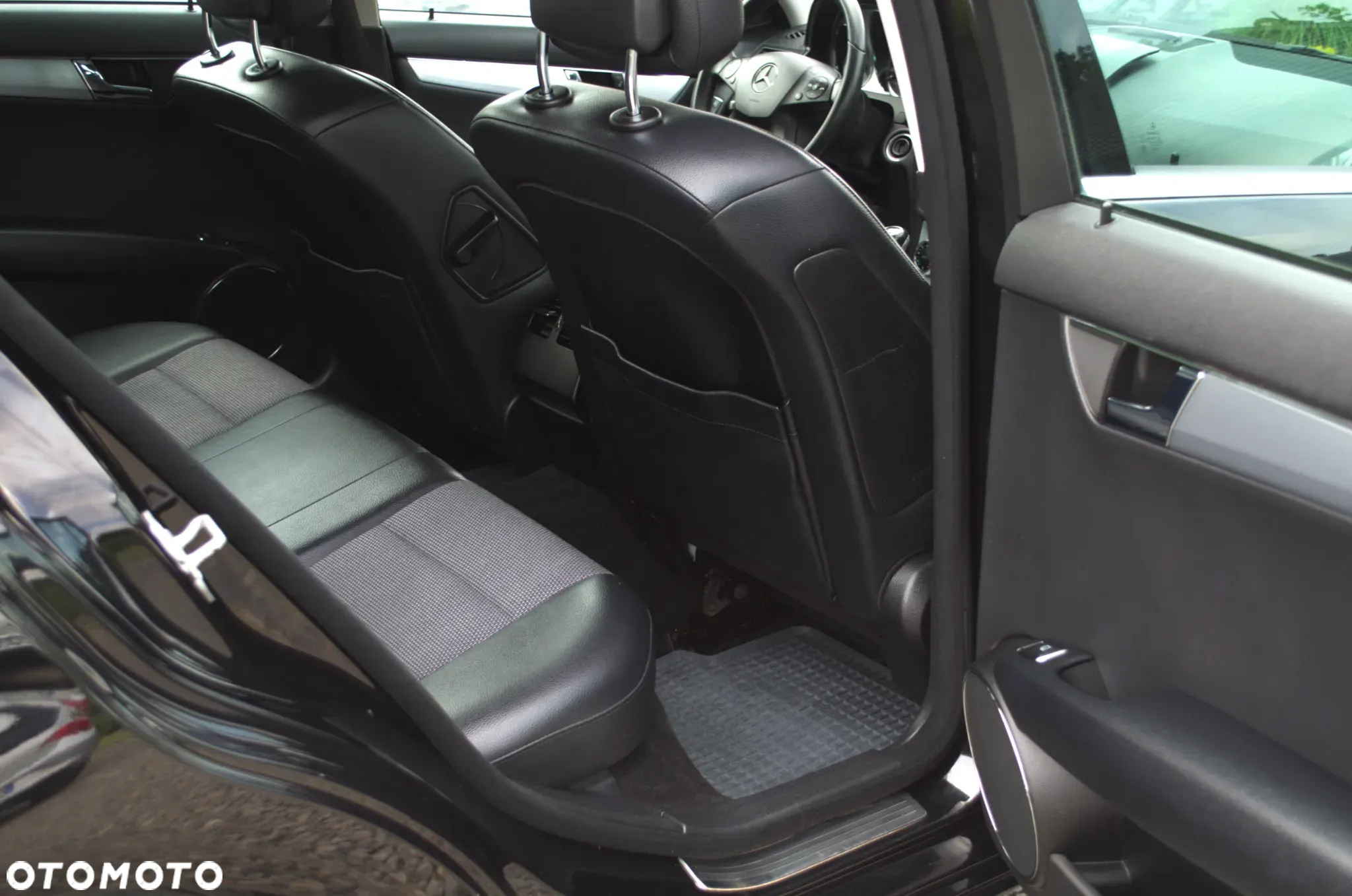 Mercedes-Benz Klasa C 200 T (BlueEFFICIENCY) Avantgarde - 23