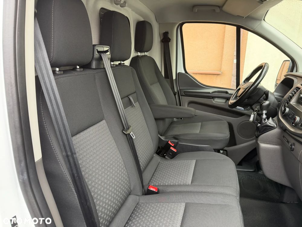 Ford Custom L2H1 - 25