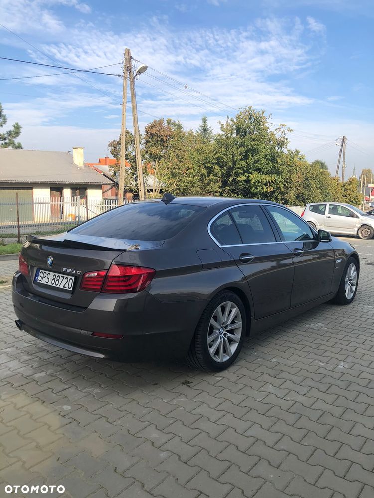 BMW Seria 5 525d xDrive - 6