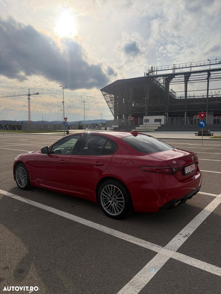 Alfa Romeo Giulia 2.0 Turbo AWD AT8 Veloce - 5