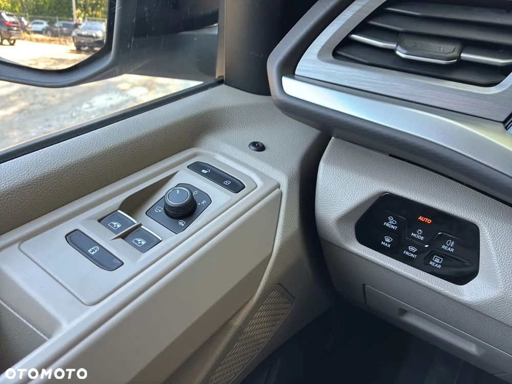 Volkswagen Multivan 2.0 TDI L2 Edition DSG - 25