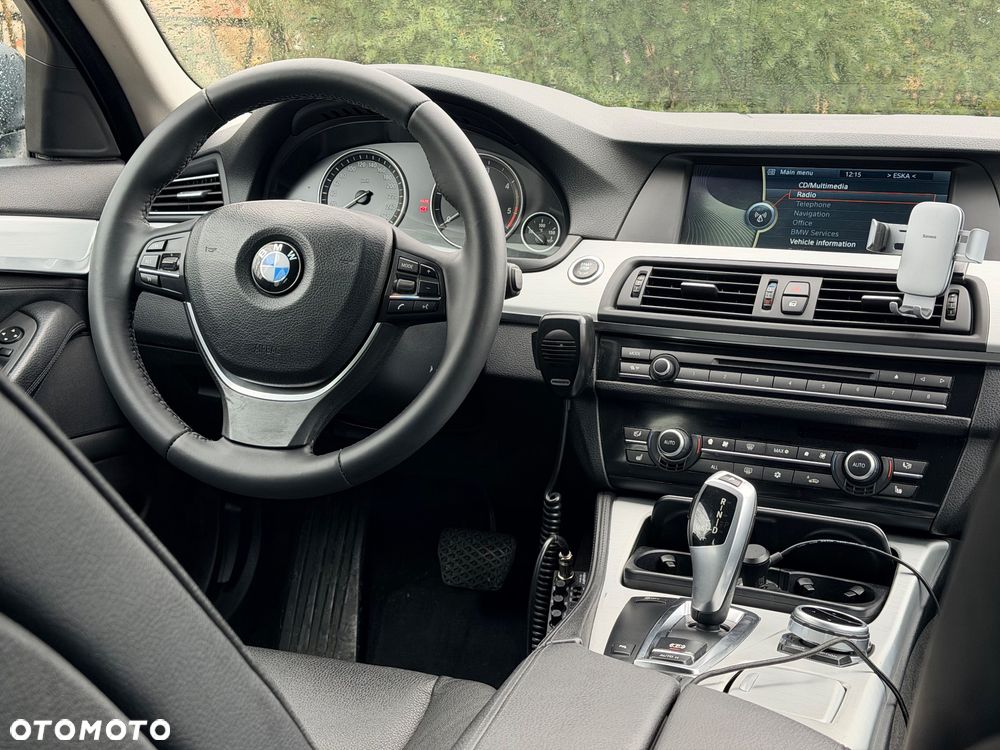 BMW Seria 5 520d - 5