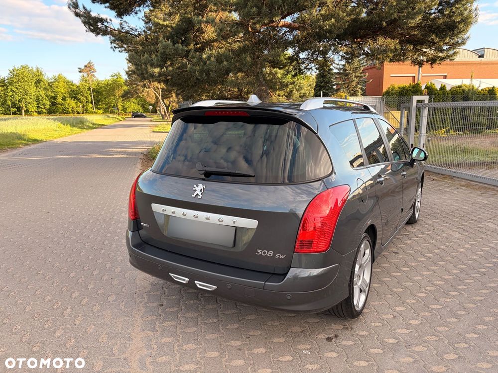 Peugeot 308 - 8