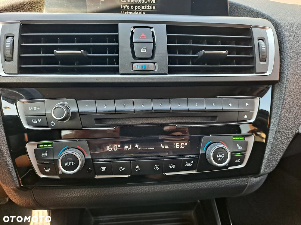 BMW Seria 1 120d Sport-Aut Sport Line - 34