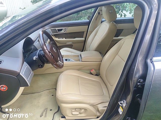 Jaguar XF 3.0 V6 D Luxury - 8