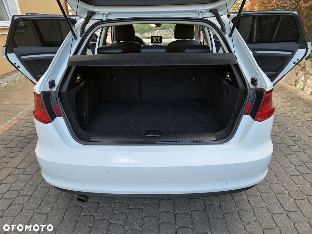 Audi A3 Sportback - 13