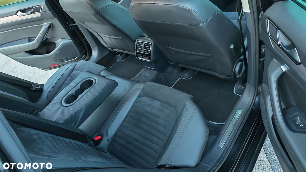 Volkswagen Passat Variant 2.0 TDI DSG (BlueMotion Technology) Highline - 24