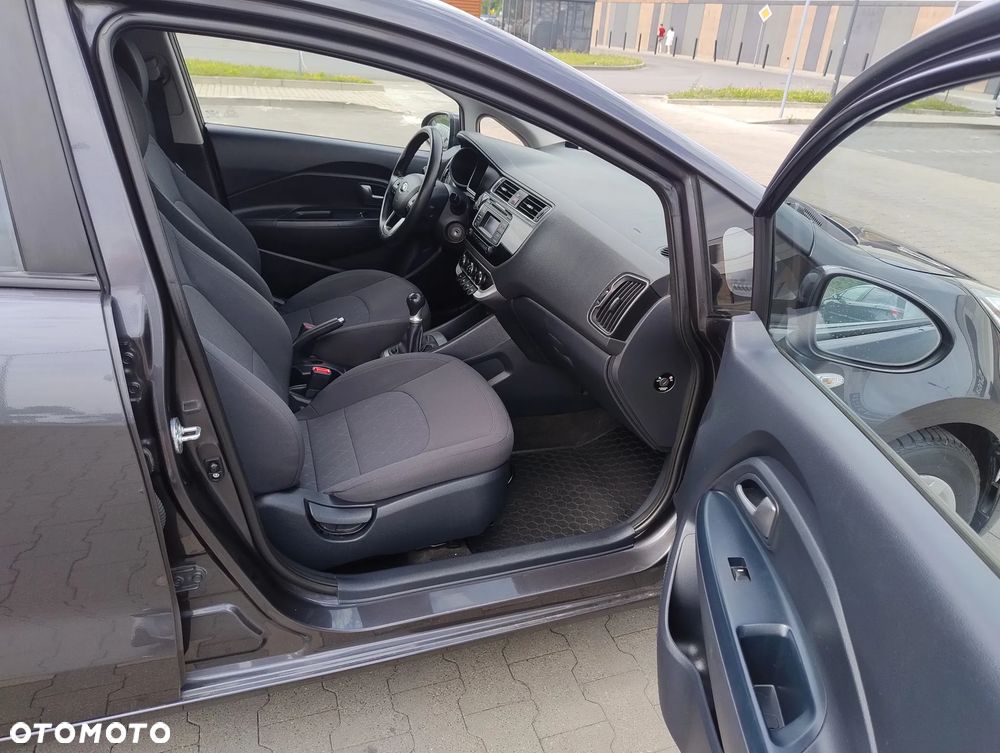 Kia Rio 1.2 Business Line - 12