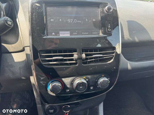 Renault Clio 1.2 16V 75 Expression - 7