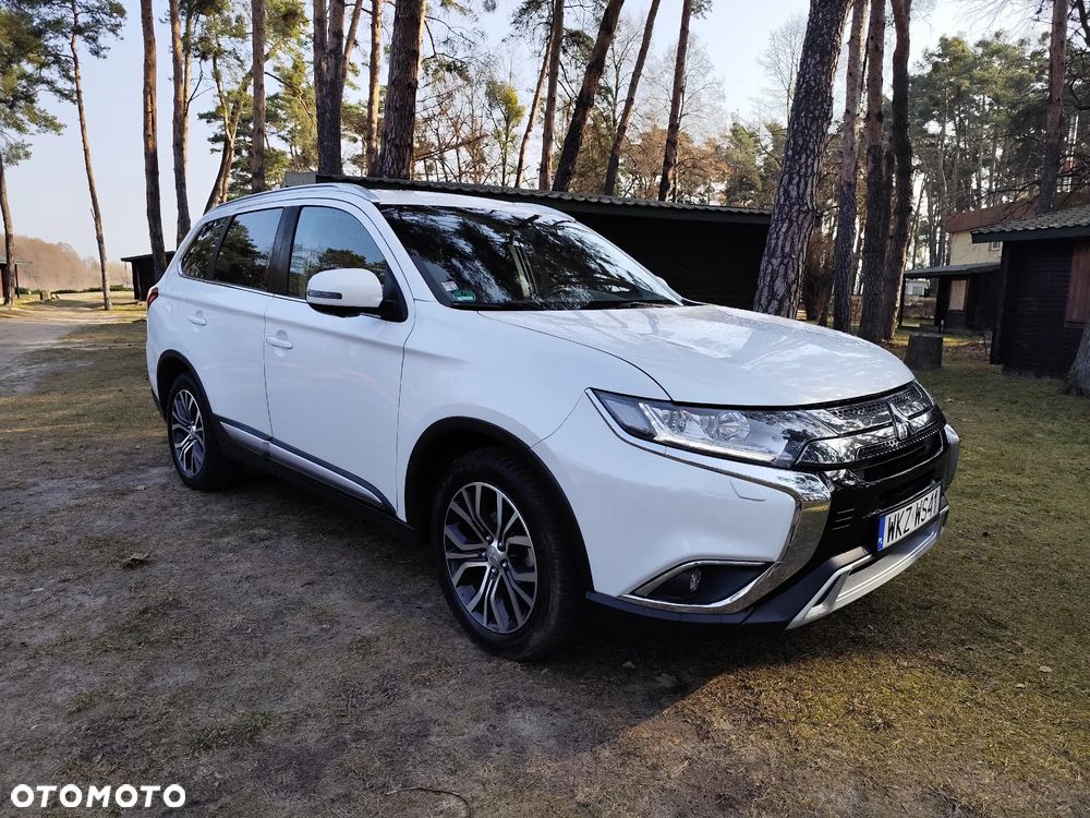 Mitsubishi Outlander - 2