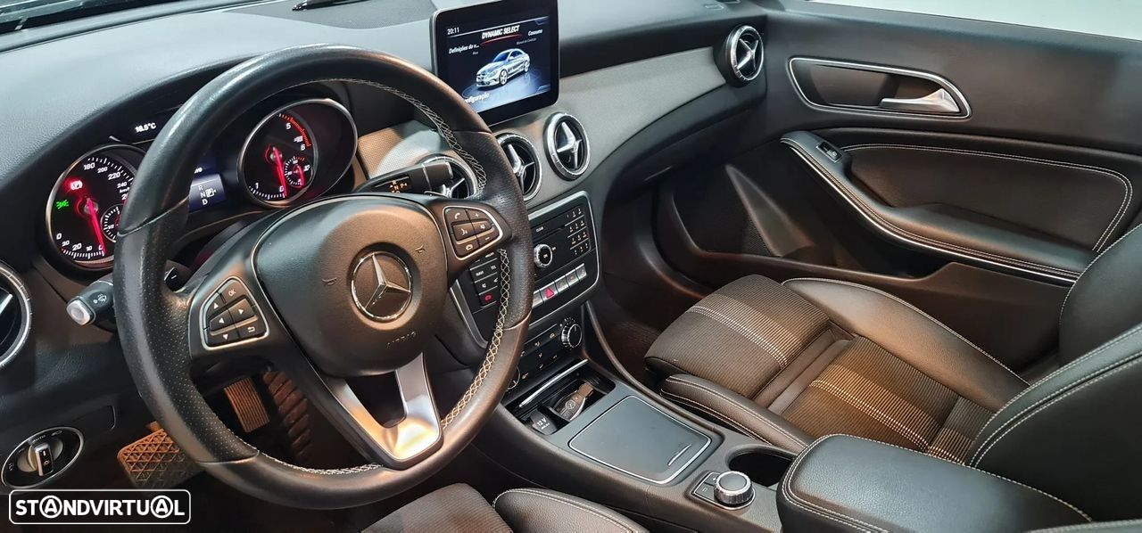 Mercedes-Benz CLA 180 - 40