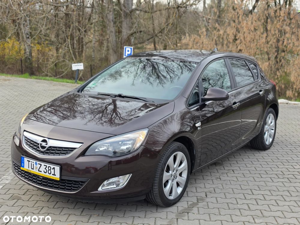 Opel Astra 1.4 Turbo 150 Jahre - 9