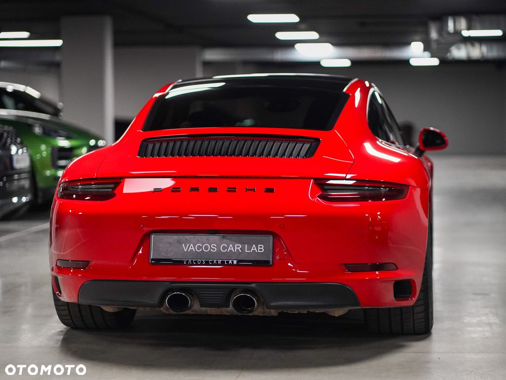 Porsche 911 Carrera S PDK - 19