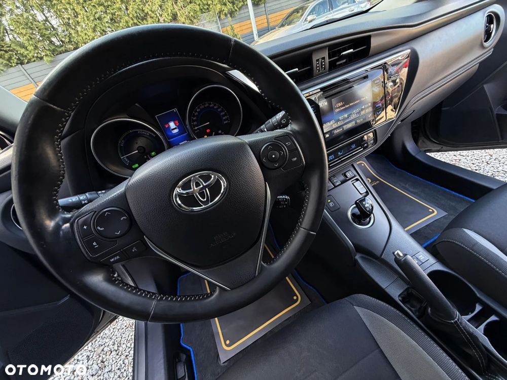 Toyota Auris 1.8 HSD Prestige - 30