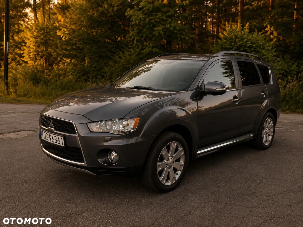 Mitsubishi Outlander - 2