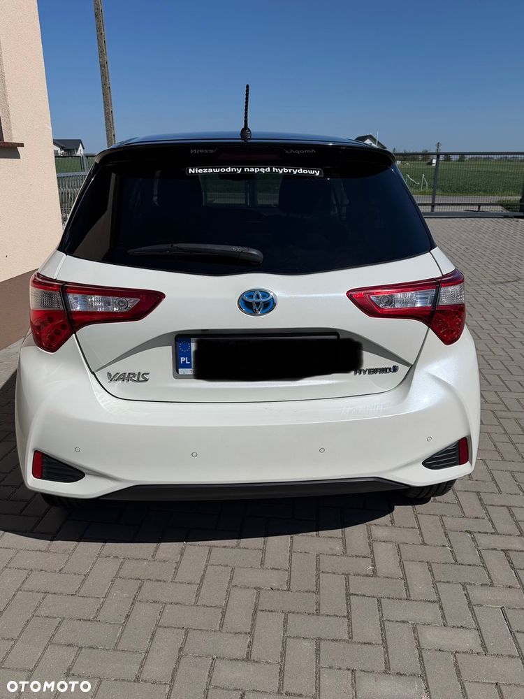 Toyota Yaris Hybrid 100 Selection Passion - 5